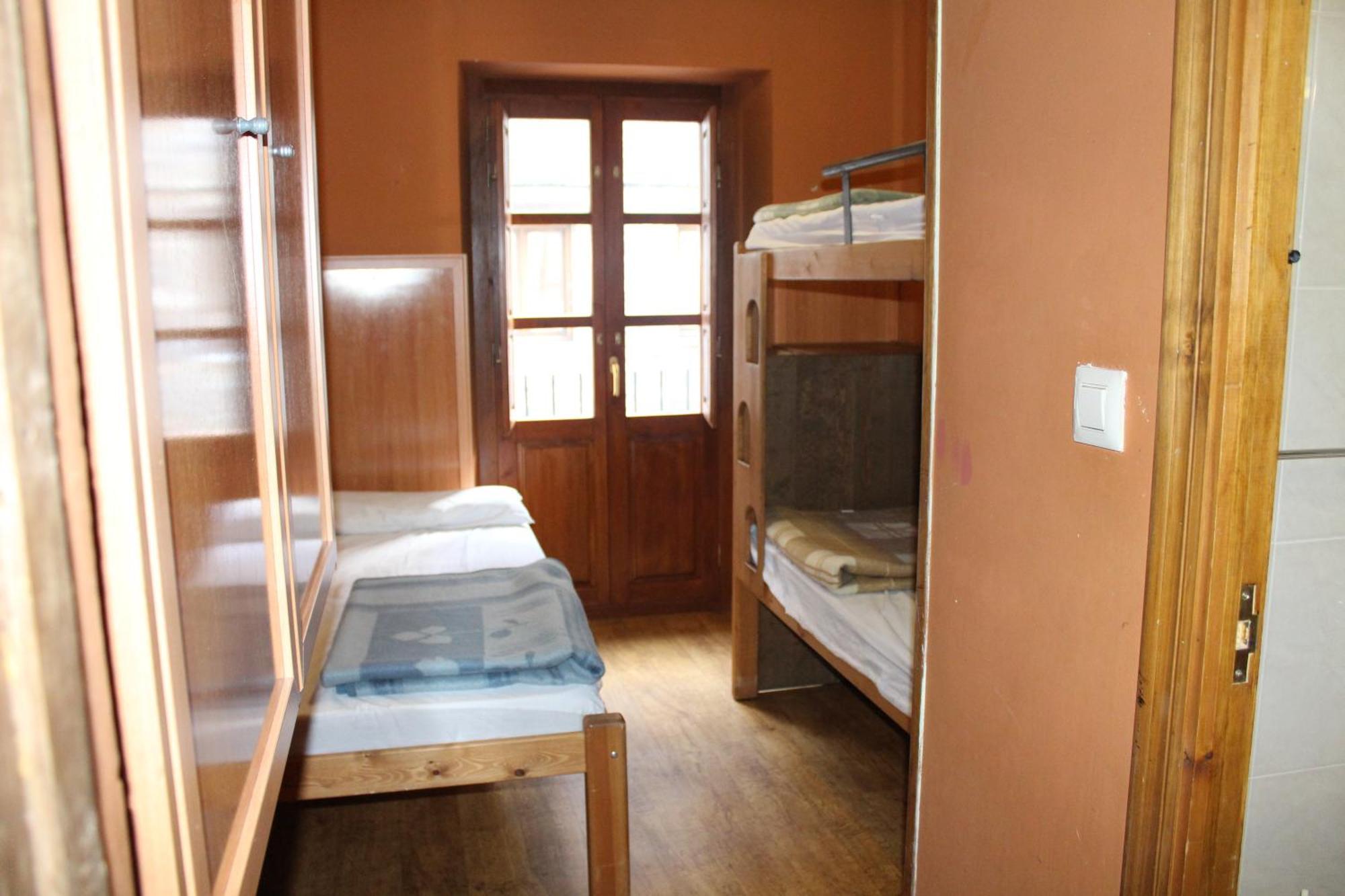 Albergue-Refugio Sargantana Canfranc Room photo