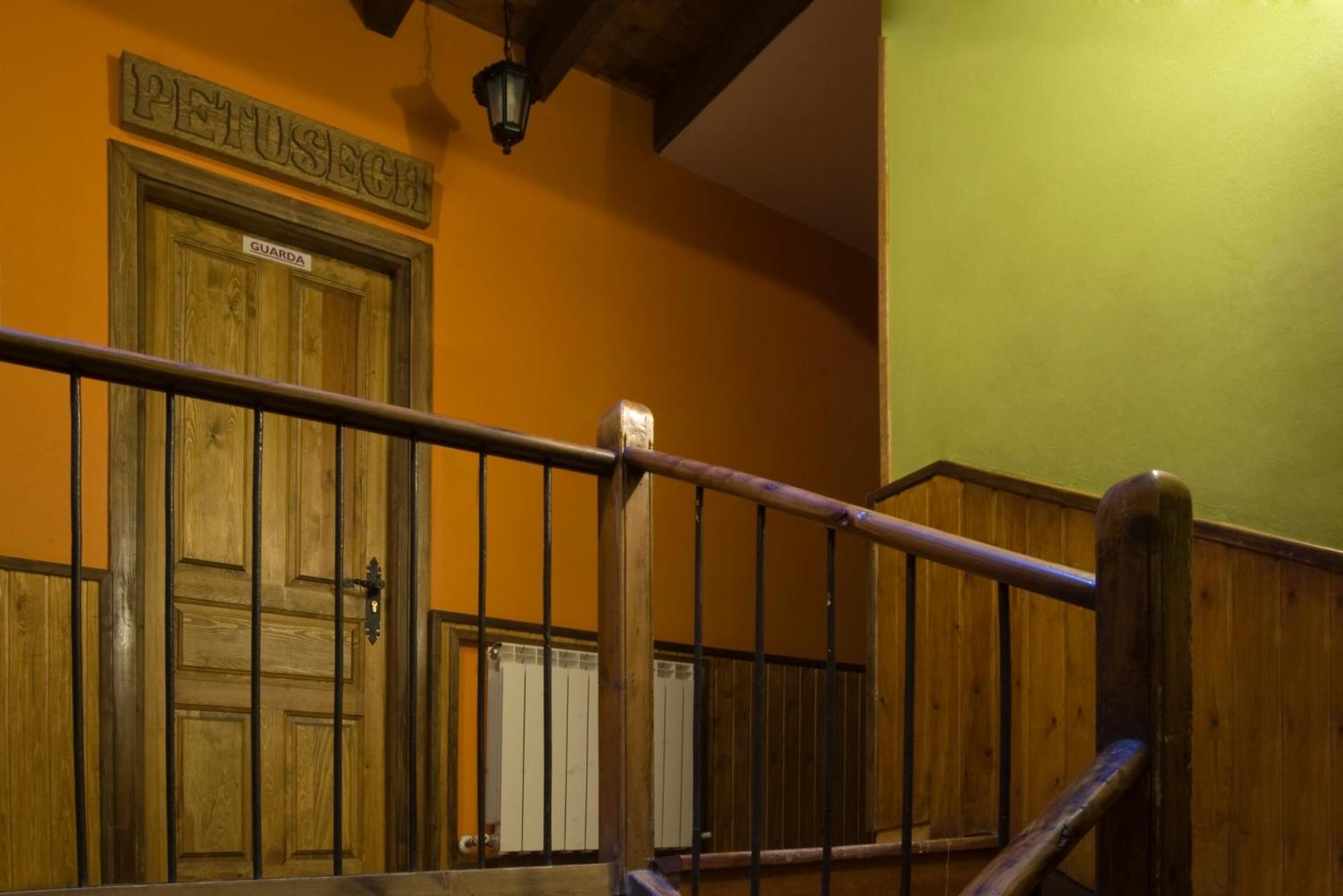Albergue-Refugio Sargantana Canfranc Exterior photo
