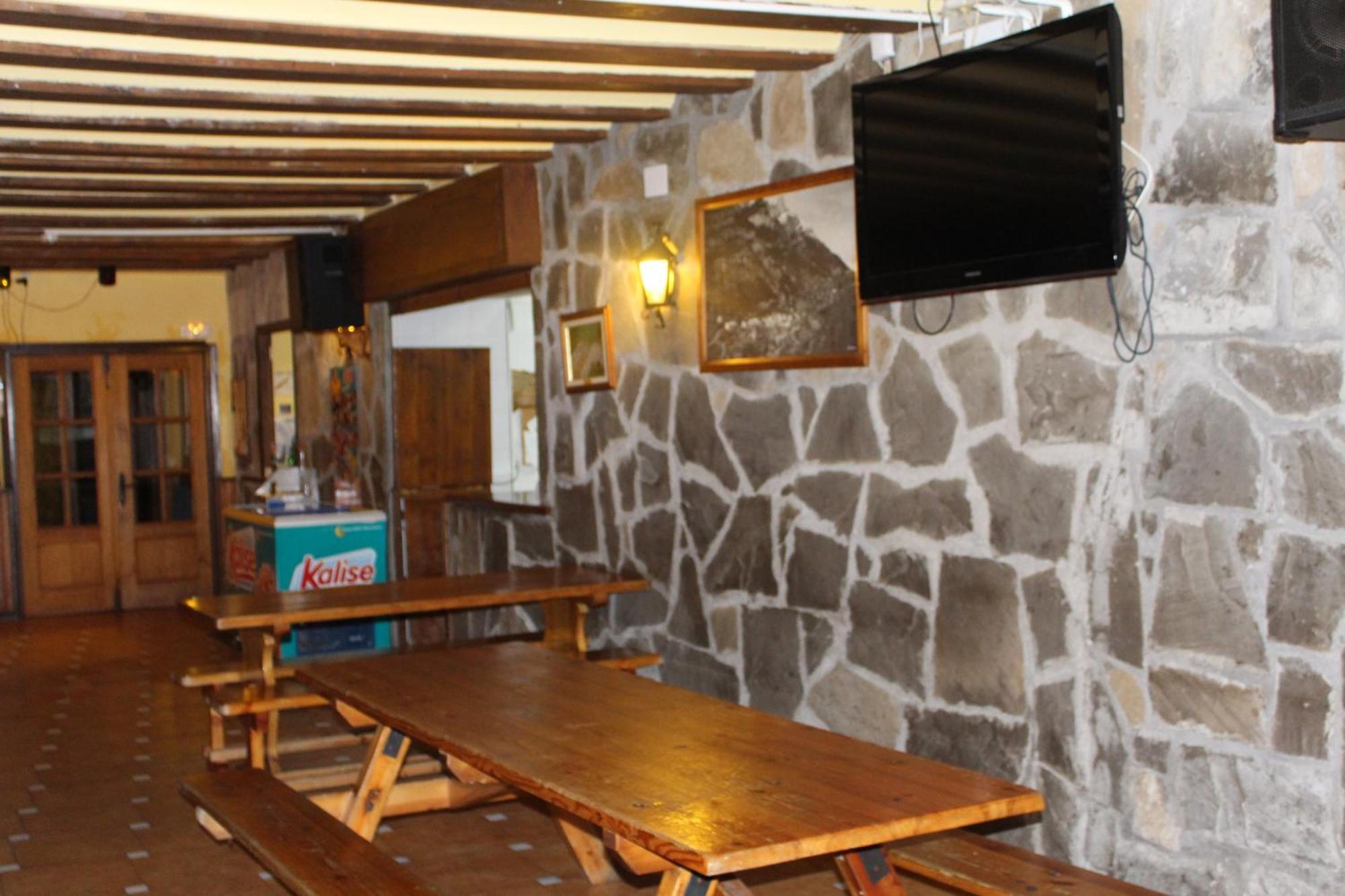 Albergue-Refugio Sargantana Canfranc Exterior photo