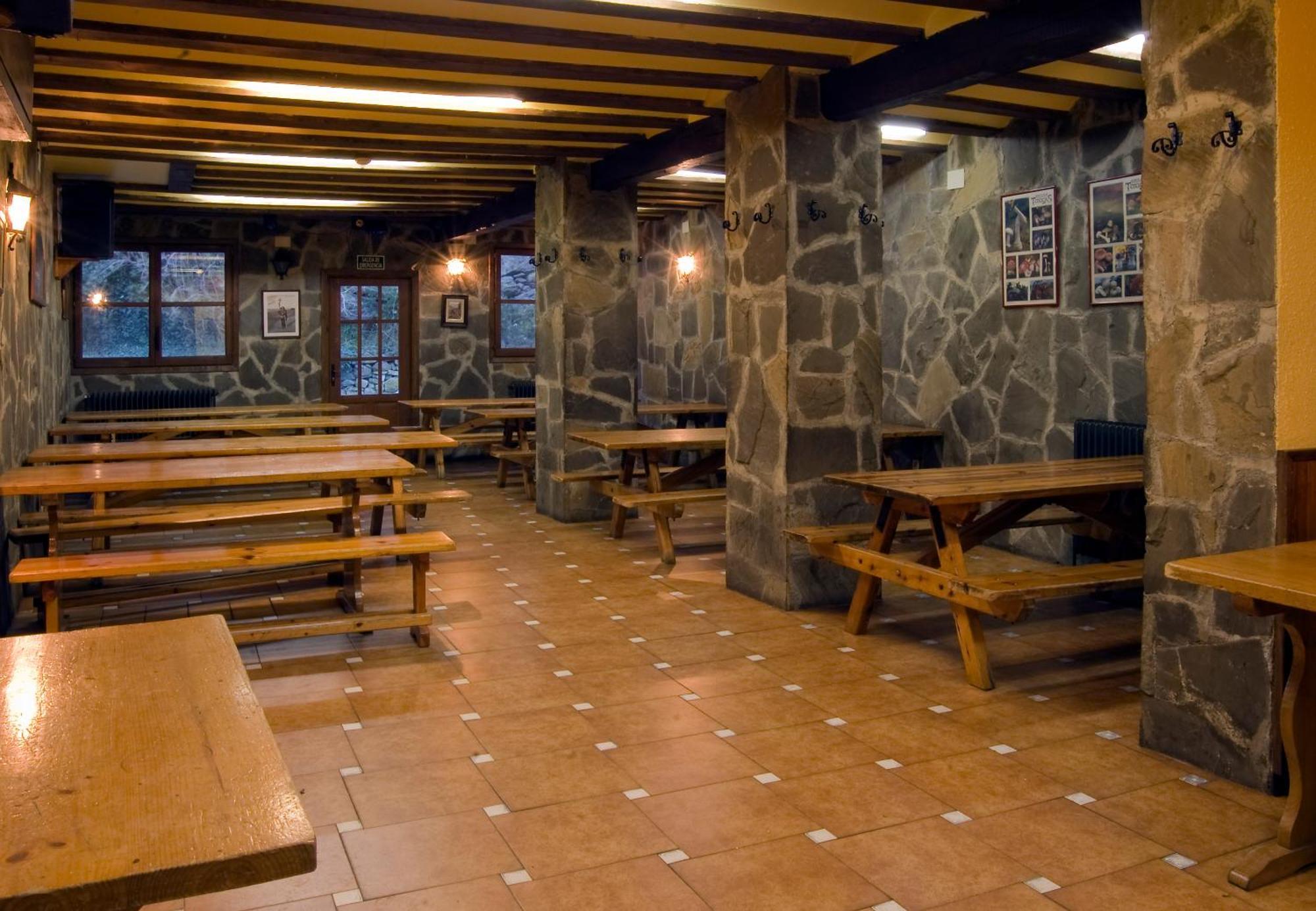 Albergue-Refugio Sargantana Canfranc Exterior photo