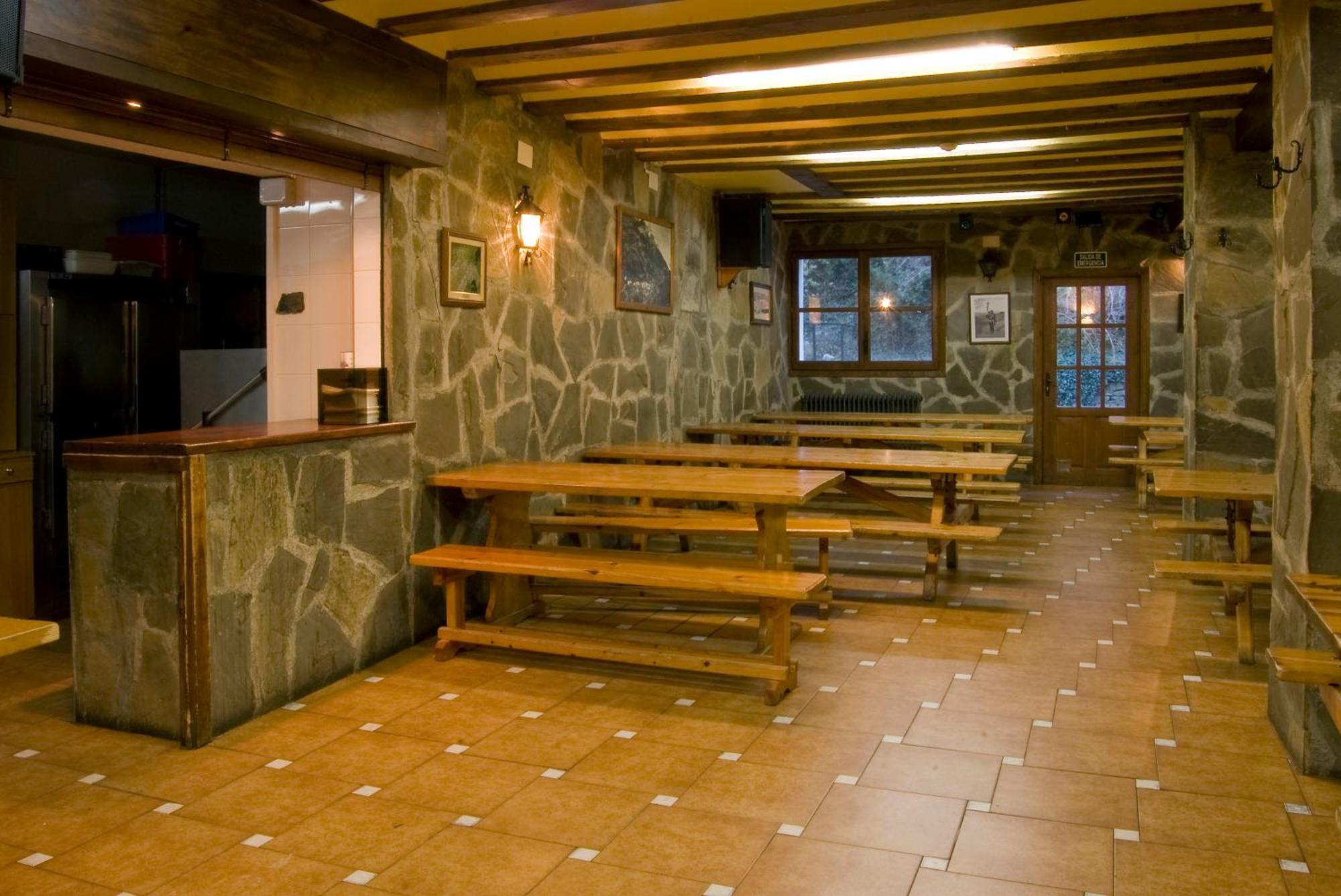 Albergue-Refugio Sargantana Canfranc Exterior photo